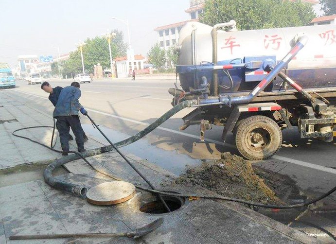 鄂州工厂排污管道应急清淤:一个干了15年老师傅的实话实说